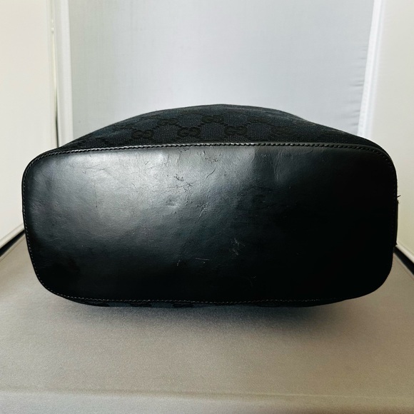 Gucci EUC Elegant Charcoal Gray Shoulder Bag - Picture 11 of 17